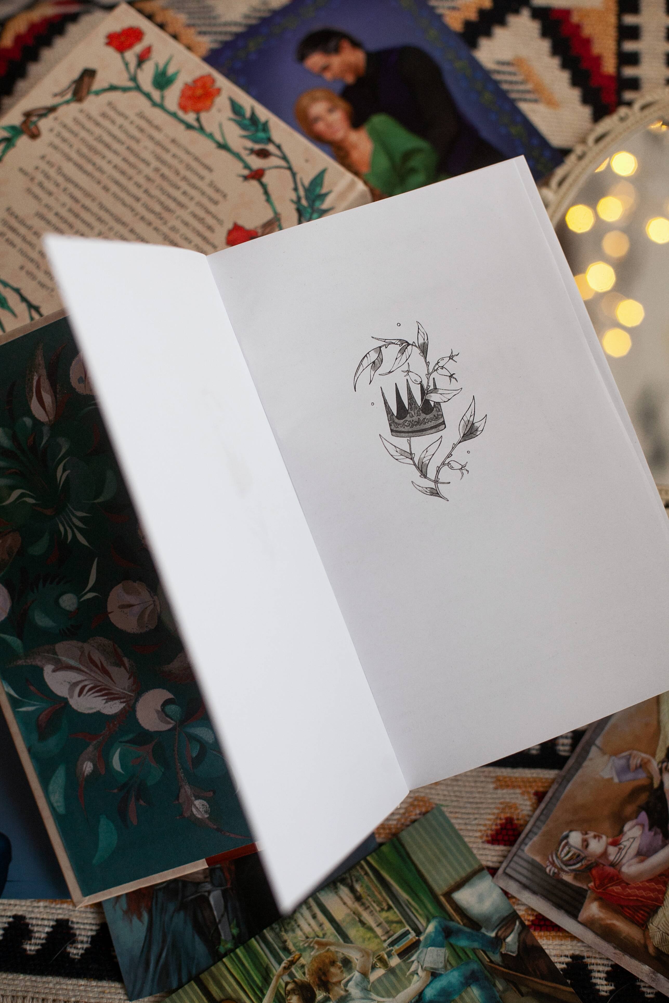 Изображение бумажной книги