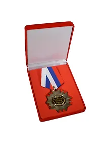 Орден металлический в бархатной коробке Лучшему шефу (553517) (5х10)