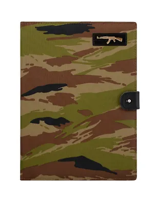 Еженедельник А4, 144 стр. недатированный Lezar с кобурной застежкой, кожзам камуфляж 354106