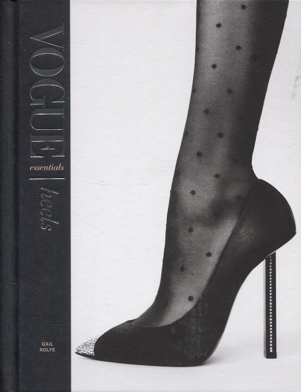 Книга Vogue Essentials: Heels () — 1