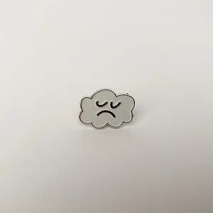 Значок эмалированный Тучка