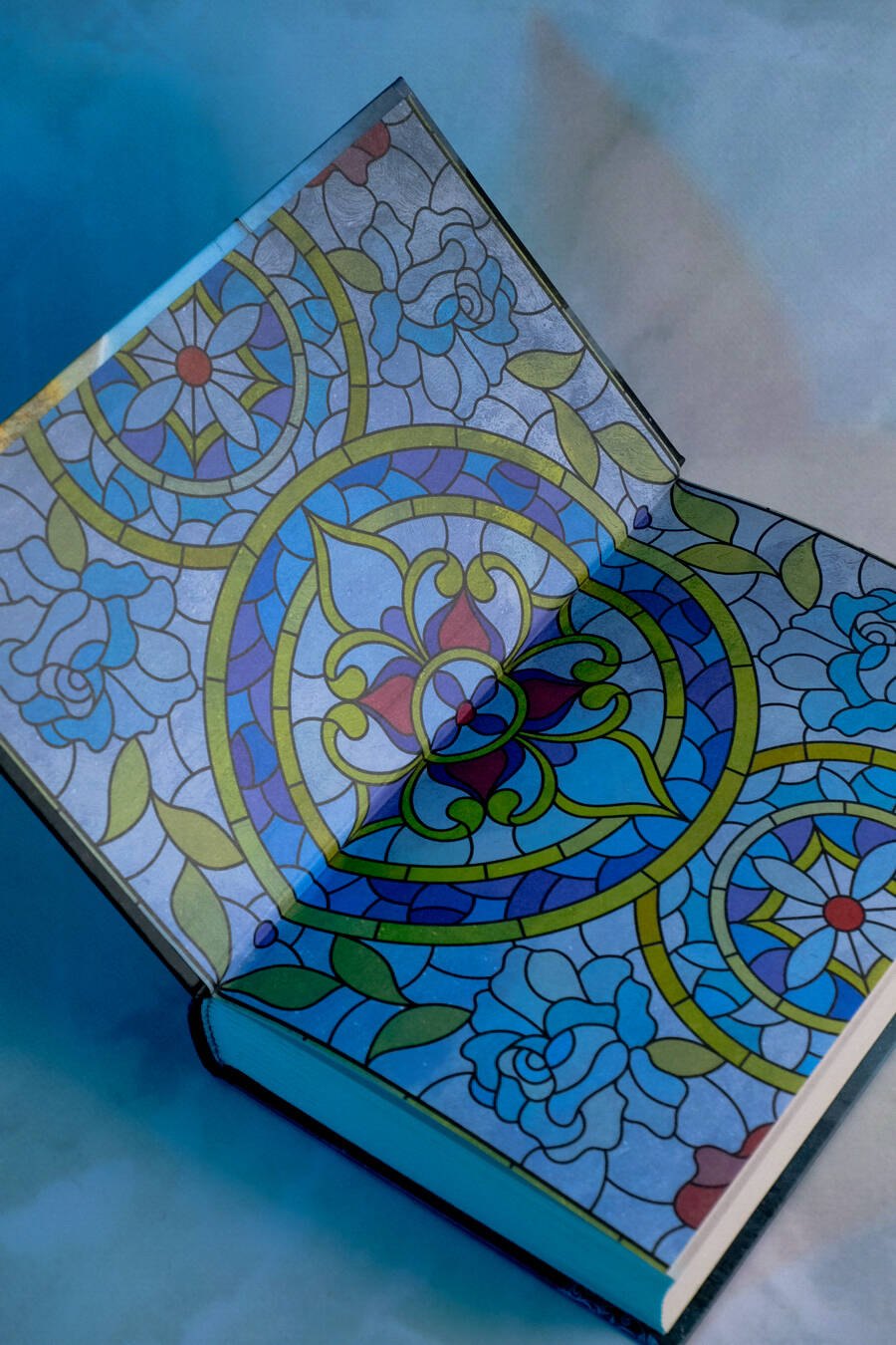 Изображение бумажной книги