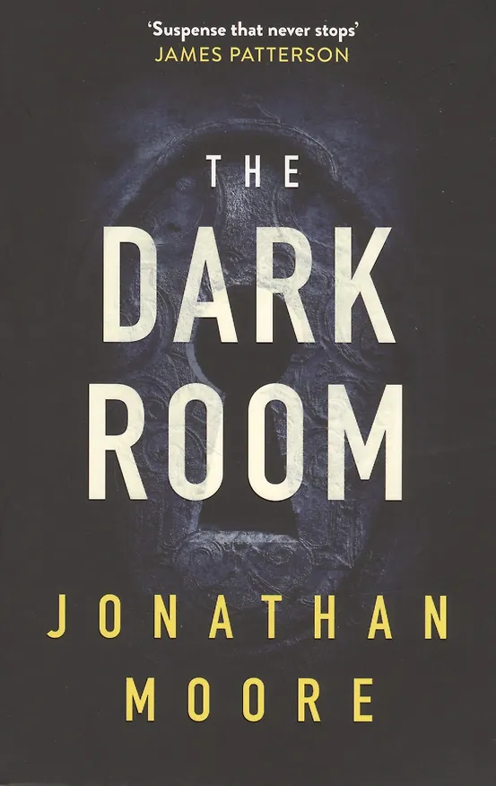 Книга The Dark Room (м) Moore (Джонатан Мур) — 1