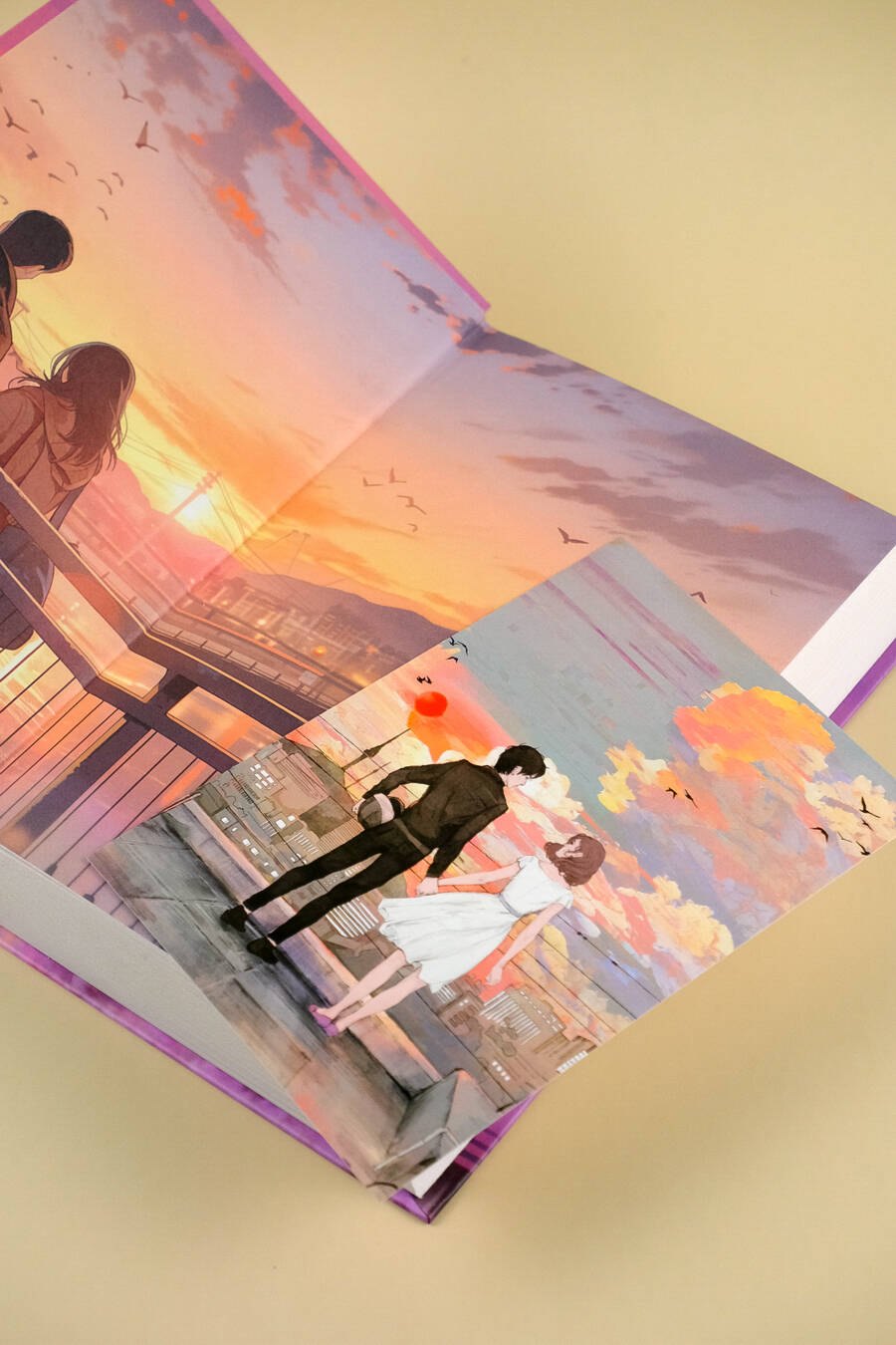 Изображение бумажной книги