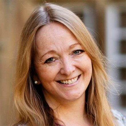 Кара Хантер