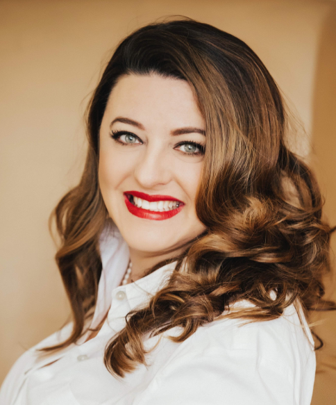 Лисса Кей Адамс