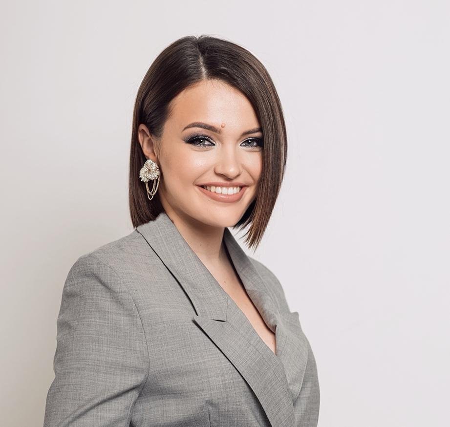 Инна Любимова