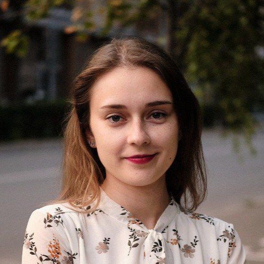 Юлия Шляпникова