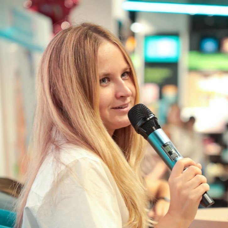 Ася Лавринович