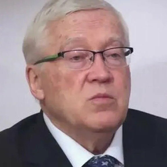 Петр Гаряев